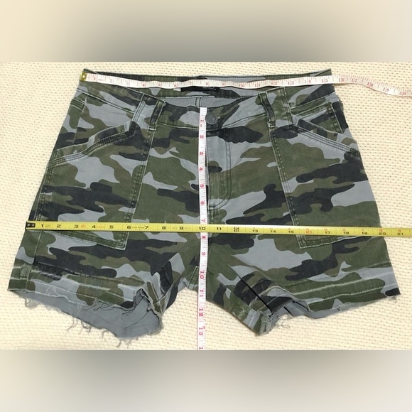 Kut Alice Shorts - Picture 8 of 8